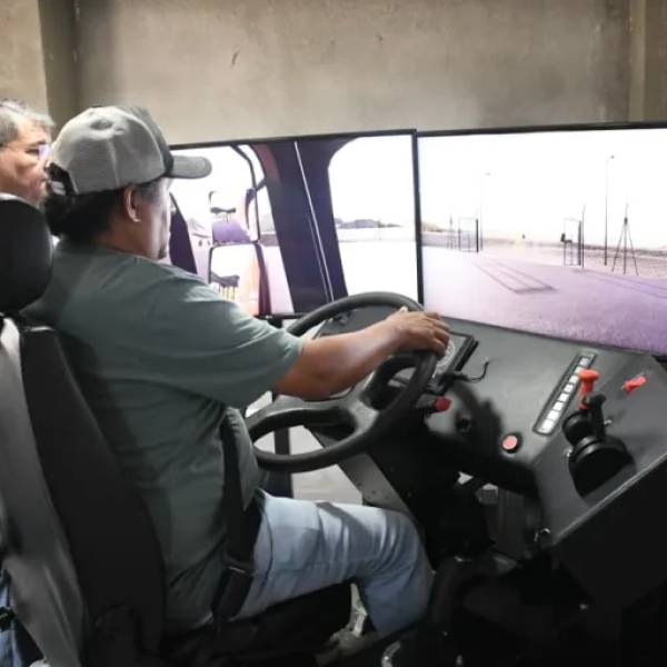Cerca de 200 conductores obtuvieron la licencia en vehículos de gran porte tras rendir en el simulado