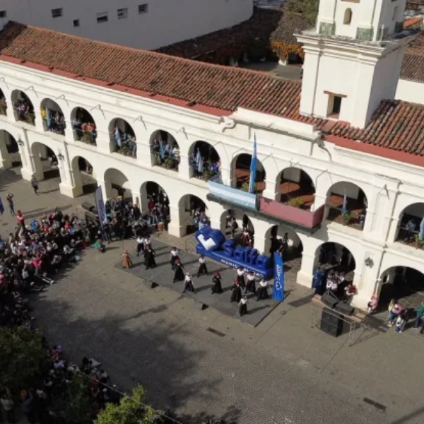 Con un espectáculo de malambo y comparsa la ciudad de Salta dio inicio a la temporada de invierno
