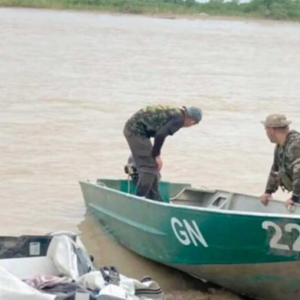Gendarmería interceptó en el norte de Salta a narcos que llevaban 25 kilos de pasta base en una lancha