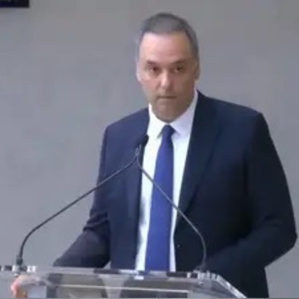 Deslomado Gate: Según los recibos, el vuelo de Adorni a Punta del Este lo pagó una productora asociada a la TV Pública y costó 5 mil dólares