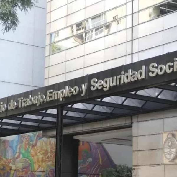 Salario Mínimo: Los empresarios ofrecieron un miserable aumento y la CGT y ambas CTA coincidieron que 