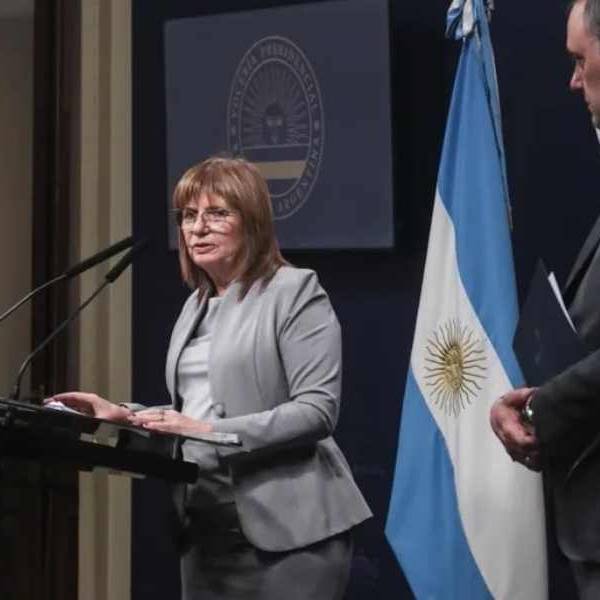 Anticipan que Patricia Bullrich le pediría a Javier Milei que eche a Manuel Adorni