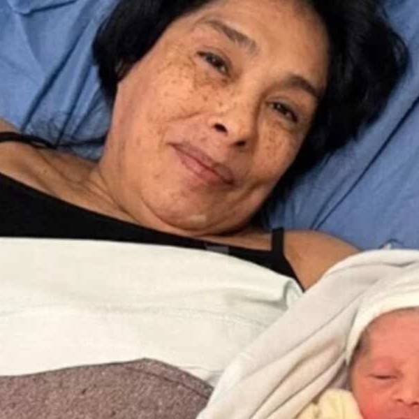 Inédito en Argentina: Dio a luz a los 62 años y se convirtió en la madre primeriza de mayor edad registrada