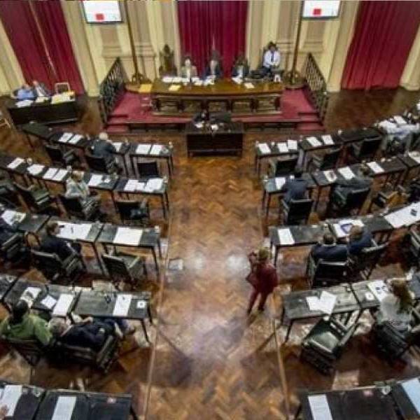 Se les termina el beneficio a los presos: El Senado de Salta votó a favor de prohibir los celulares en las cárceles
