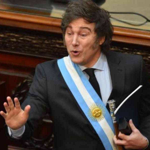 Con la fórmula de actualización de Milei, los jubilados perdieron un 27,4%