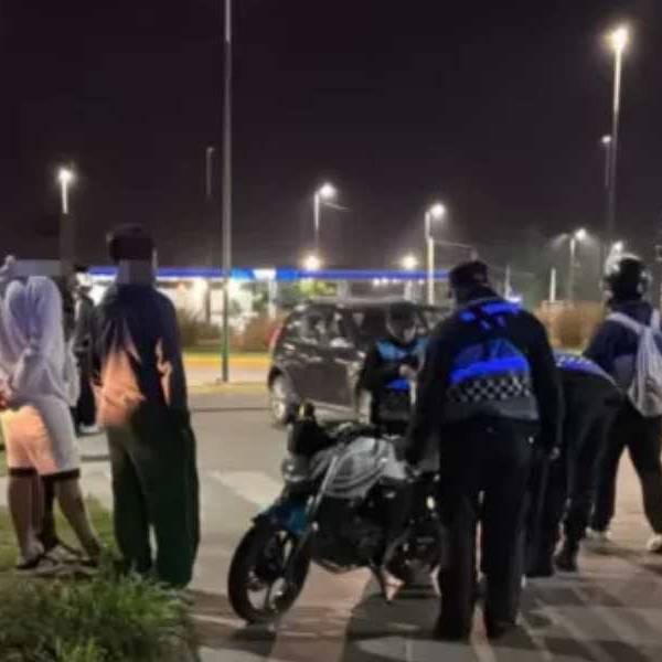 La Policía Vial y Tránsito del municipio de Salta retuvieron 19 motos y sancionaron a conductores por realizar picadas en la vía pública