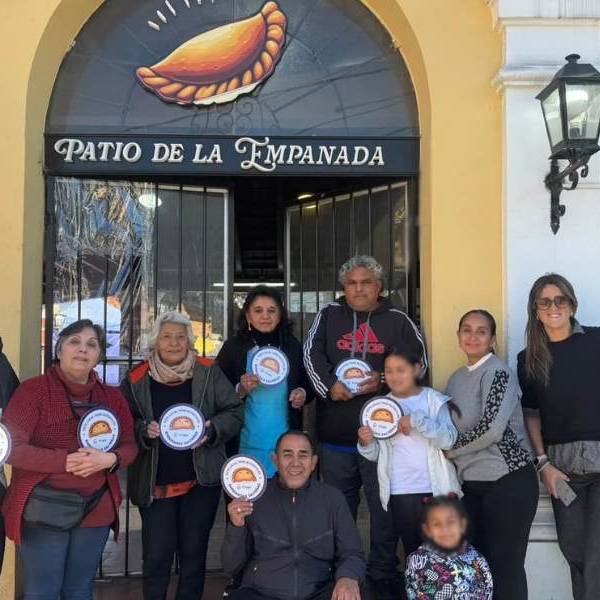 Locales del Patio de la Empanada recibieron el sello de ‘Auténtica Empanada Salteña’