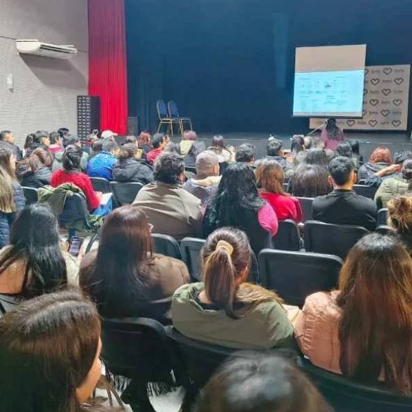 Más de 300 alumnos iniciaron el ciclo virtual de inglés impulsado por la Municipalidad de Salta