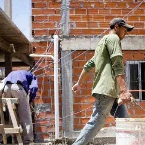 El empleo formal privado en Argentina cayó por 14º mes consecutivo: se perdieron más de 12.500 puestos