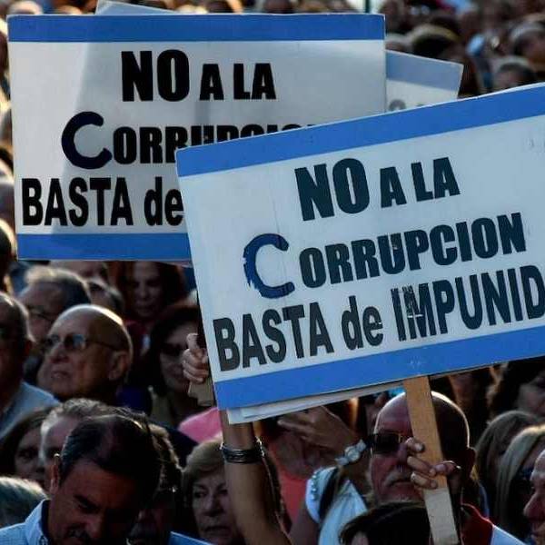 Una encuesta muestra que casi el 50% de los argentinos ven a la corrupción como el principal problema