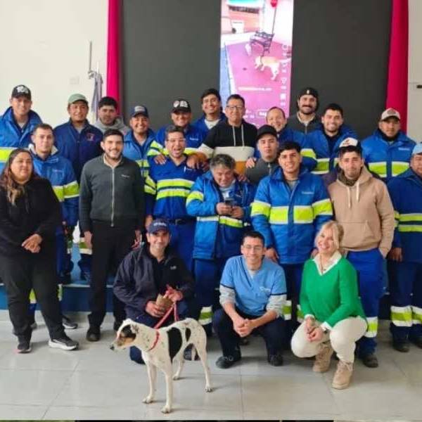 El municipio capacitó a operarios de obras sanitarias sobre ataques de perros callejeros