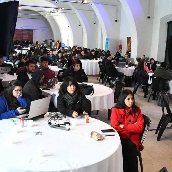 Comenzó el Primer Congreso de IA con gran convocatoria y participación federal