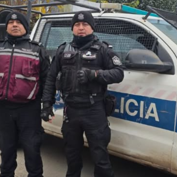 Evitaron una tragedia: En Villa Mitre un hombre se ahogó mientras comía y la Policía le salvó la vida