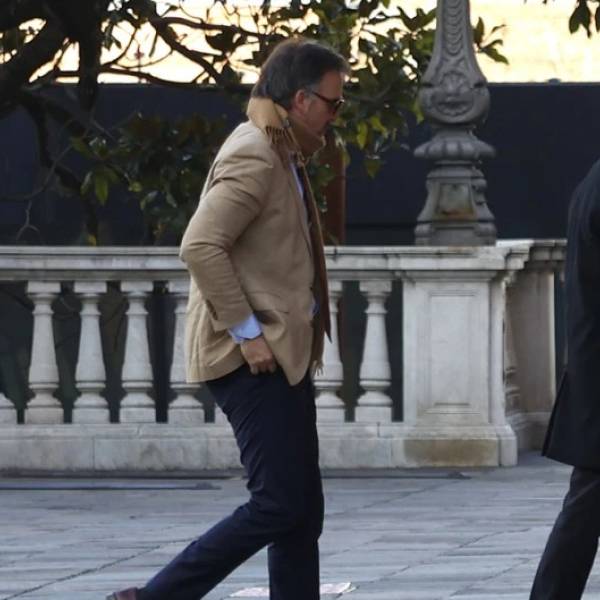 Escándalo: El senador libertario Benegas Lynch armó una sociedad para venderle tierras a extranjeros