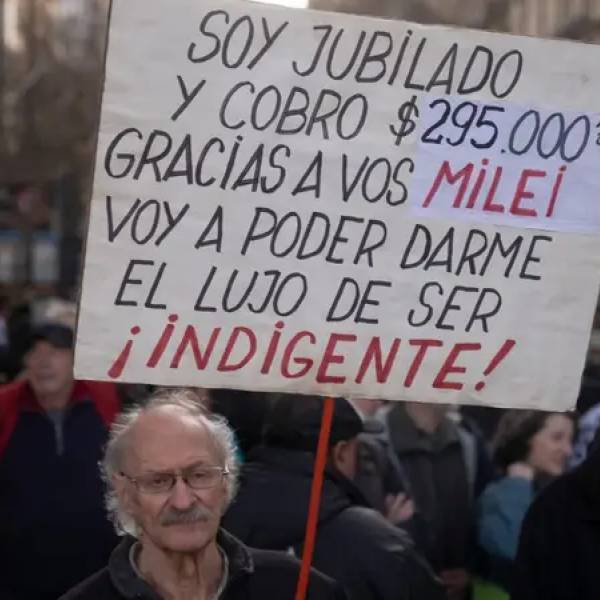El nuevo rostro de la precariedad: cada vez más jubilados argentinos deben salir a trabajar