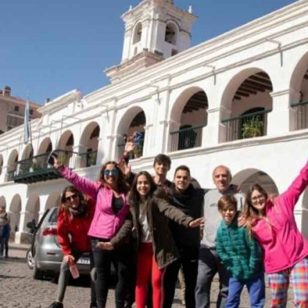 Incomprensible: La Libertad Avanza se opone a la promoción turística de Salta Capital