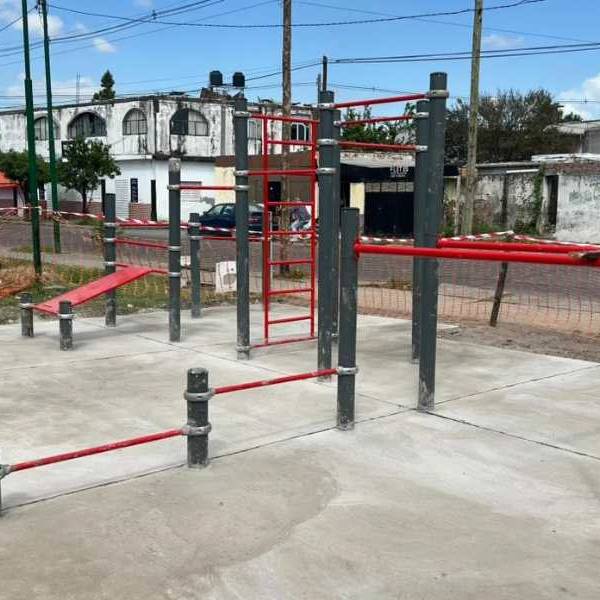 ¡Se les pide a los vecinos que ayuden a cuidarla! Están mejorando la plaza Independencia para mayor disfrute de las familias