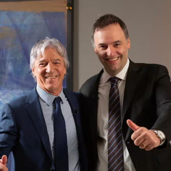 Nueva factura compromete a Adorni: Grandio también costeó su vuelo de regreso