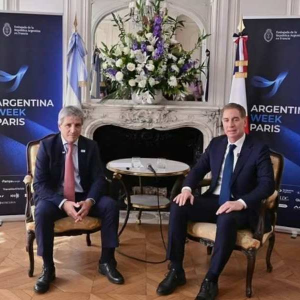 Caputo anunció un programa para obtener la ciudadanía argentina a través de inversiones