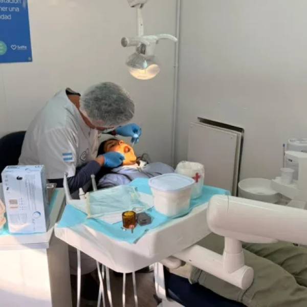 Hasta septiembre el Móvil Odontológico estará en la Escuela de Emprendedores