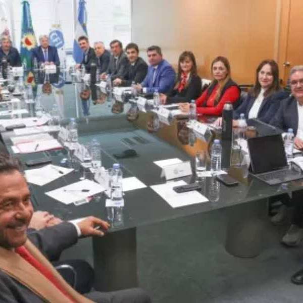 Gobernadores se le plantan a Milei: Impulsan un proyecto de ley para redistribuir recursos con criterio federal