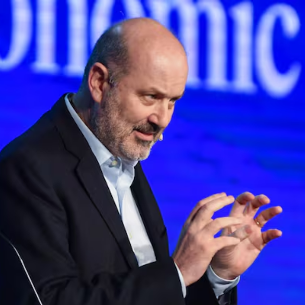 Sturzenegger sobre la reforma laboral: “Si te lastimás jugando al fútbol, tu empresa no tiene nada que ver”