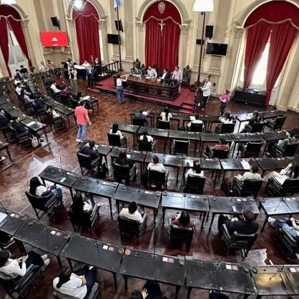 Se aprobó el proyecto: Salta aplicará multas o hasta 30 días de arresto a los padres de niños que cometan bullying