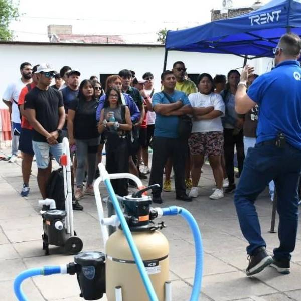 El municipio realizó el curso de mantenimiento de piletas que brindará una salida laboral a 200 vecinos