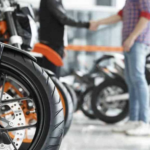 El fenómeno de las dos ruedas: Mientras cae la venta de autos, las motos alcanzan cifras récord en Salta