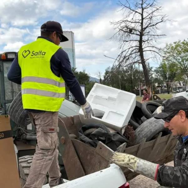 En un operativo de la Municipalidad y otros organismos se retiraron 10 toneladas en el descacharrado de Ciudad del Milagro