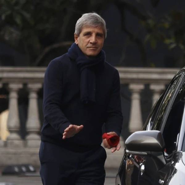 La Justicia declaró inconstitucional la decisión de Luis Caputo de dejar de informar los precios de los combustibles