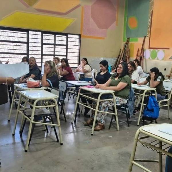 Constructoras Más: vecinas de la ciudad de Salta  se capacitan en colocación de cerámicos
