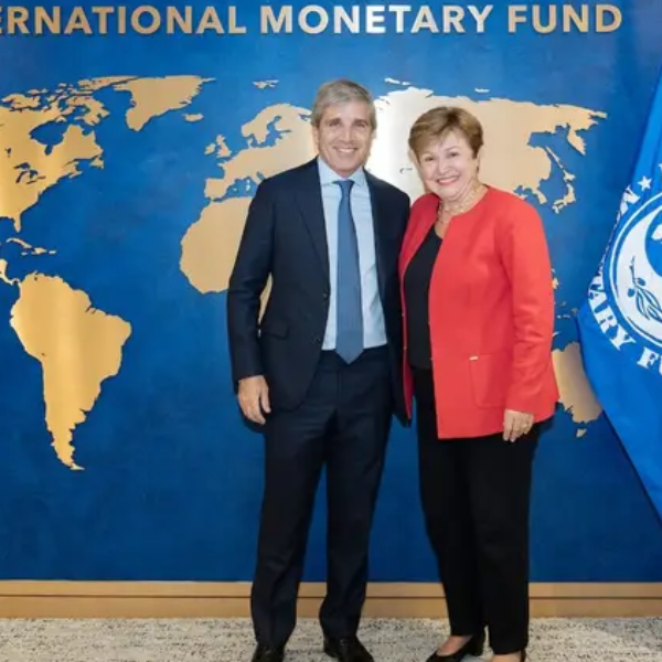 El FMI exige a Milei reformar el sistema jubilatorio y profundizar el ajuste para garantizar el pago de la deuda