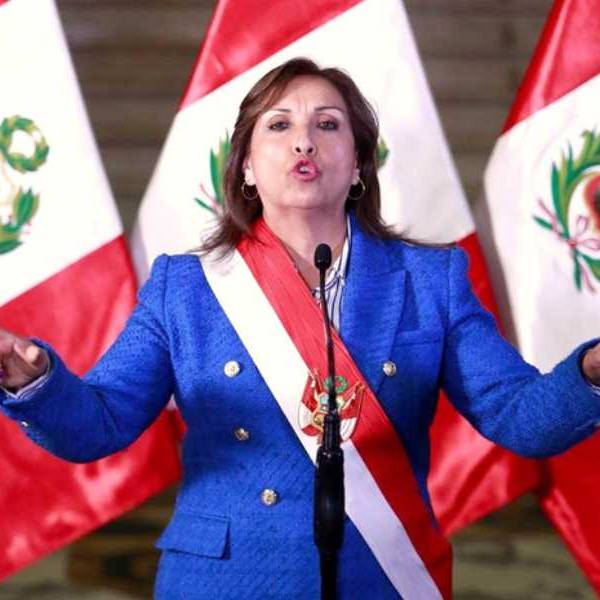 Perú: el Congreso destituyó a la presidenta Dina Boluarte por “incapacidad moral permanente”