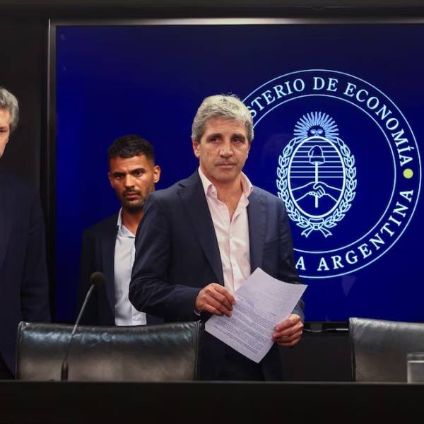 ¿Y después de las elecciones que pasará? El Tesoro sigue vendiendo dólares para  contener la tensión financiera