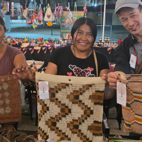 Centro de Convenciones: 38 emprendedores originarios venderán sus artesanías en la feria Potencia Salta