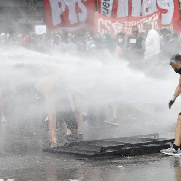 Incidentes en el Congreso: el Gobierno denunciará por terrorismo a manifestantes
