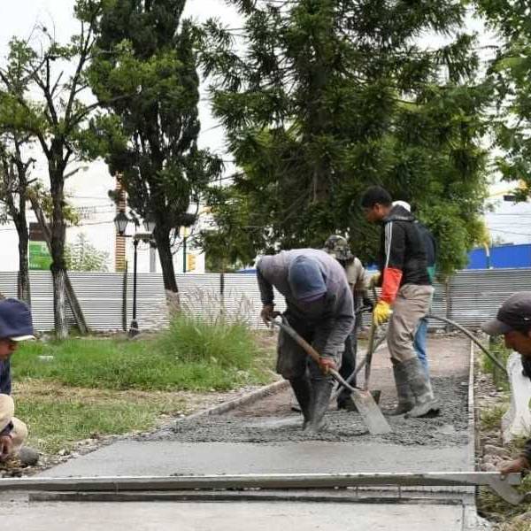 La Plaza Evita se está renovando en su totalidad: Comenzó la construcción del playón deportivo y las nuevas caminerías