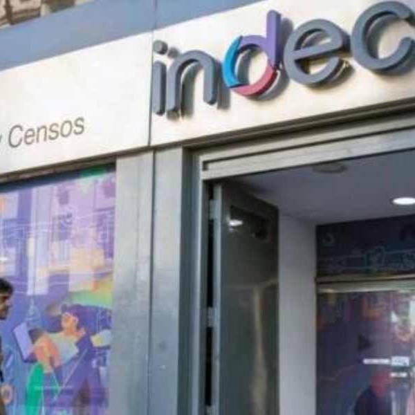 Datos del INDEC: La industria volvió a caer en octubre y quedó 5% por debajo del pico de la era Milei