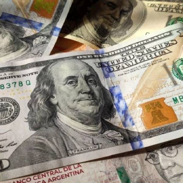 La fiebre por el dólar no cede: los argentinos compraron más de u$s2.800 millones en agosto