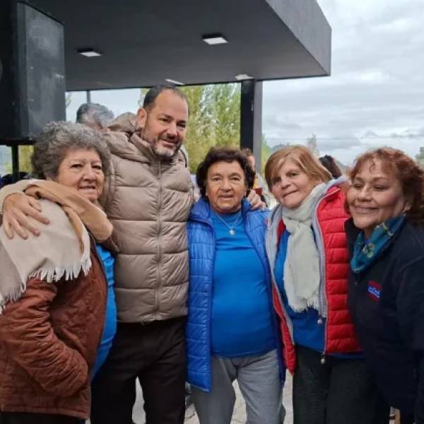 Organizado por la Municipalidad cientos de  Abuelos disfrutaron de un día de integración, bienestar y actividad física