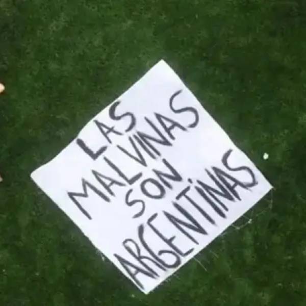 Un excombatiente de Malvinas reaccionó a la bandera que mostró la Selección Argentina: 