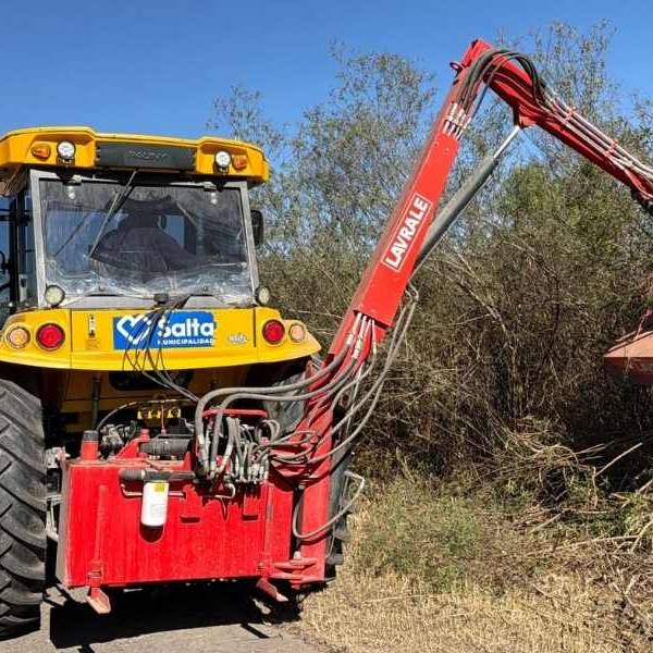 La Municipalidad de Salta realizó tareas de cortafuego para prevenir incendios de pastizales en el predio del Aeropuerto y en el barrio Las Leñas II