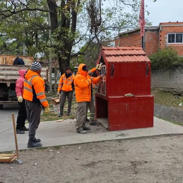 El municipio de Salta sigue recuperando espacios públicos:  demolieron una gruta usada para el consumo de alcohol y drogas