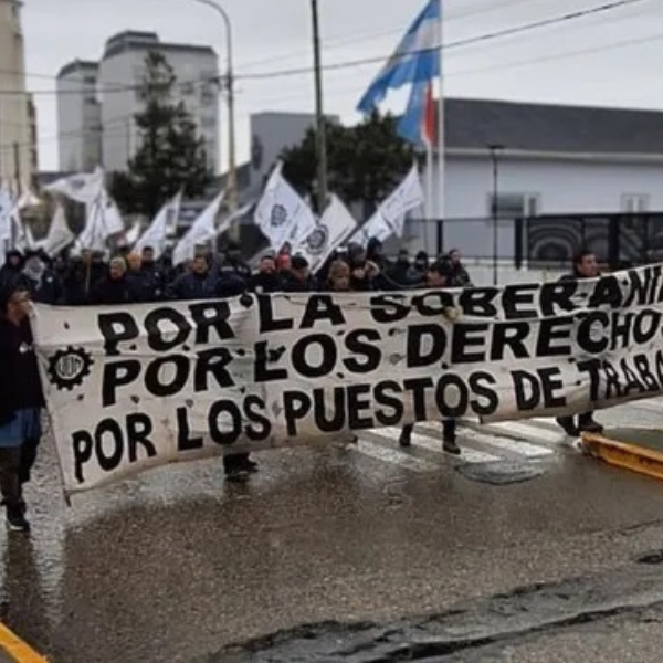 Nueva ola de despidos sacude a varias provincias y suma presión a los gobernadores