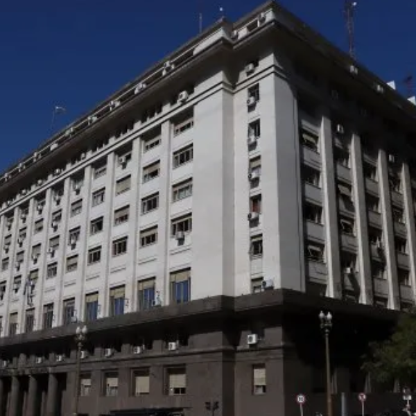 La otra cara del superávit fiscal: mientras Nación sostiene el equilibrio, las provincias muestran un fuerte deterioro