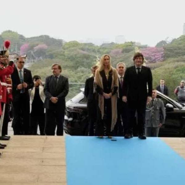 Denunciaron que Milei usó fondos del Estado para su viaje a Brasil en apoyo al espacio político de Bolsonaro