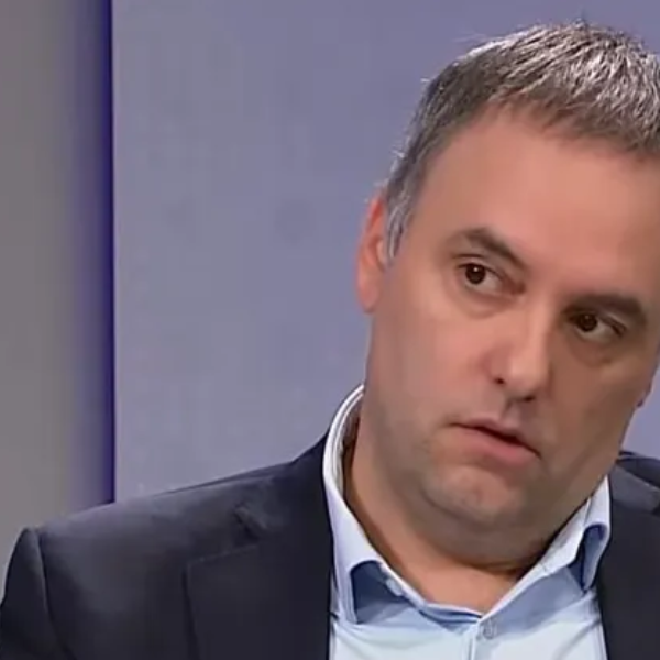 Dos funcionarios complicaron más a Manuel Adorni: confirmaron compras millonarias con tarjetas de crédito