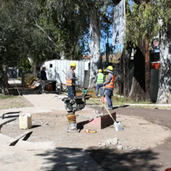 La plaza Evita se transforma por pedido de los vecinos: El municipio avanza con las obras de renovación