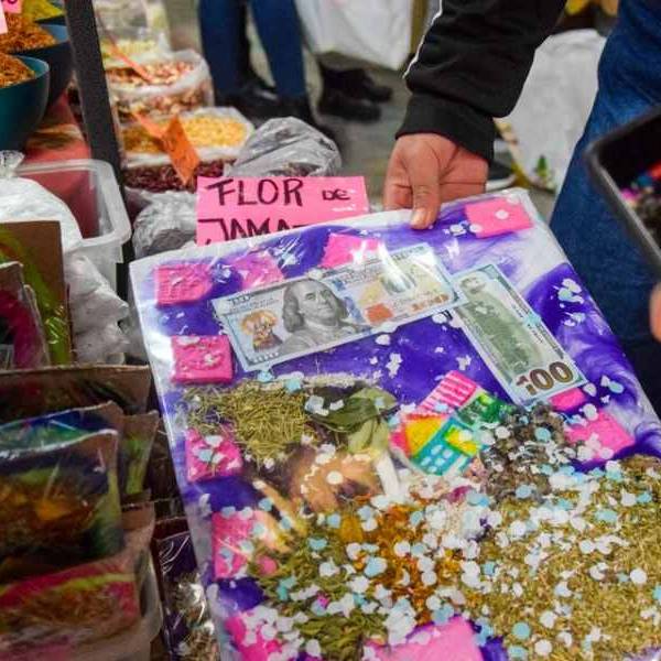 A días del 1° de agosto, las santerías registran un notable incremento de clientes por los rituales a la Pachamama